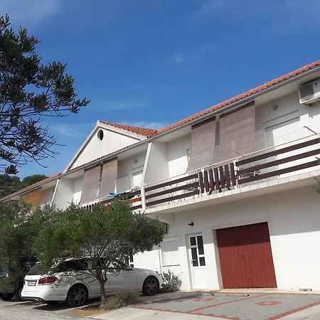 Apartments Irena Božava Zewnętrze zdjęcie