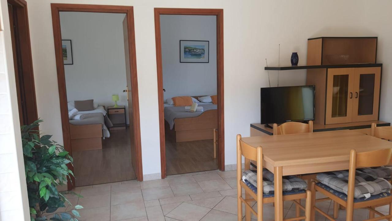 Apartments Irena Božava Zewnętrze zdjęcie