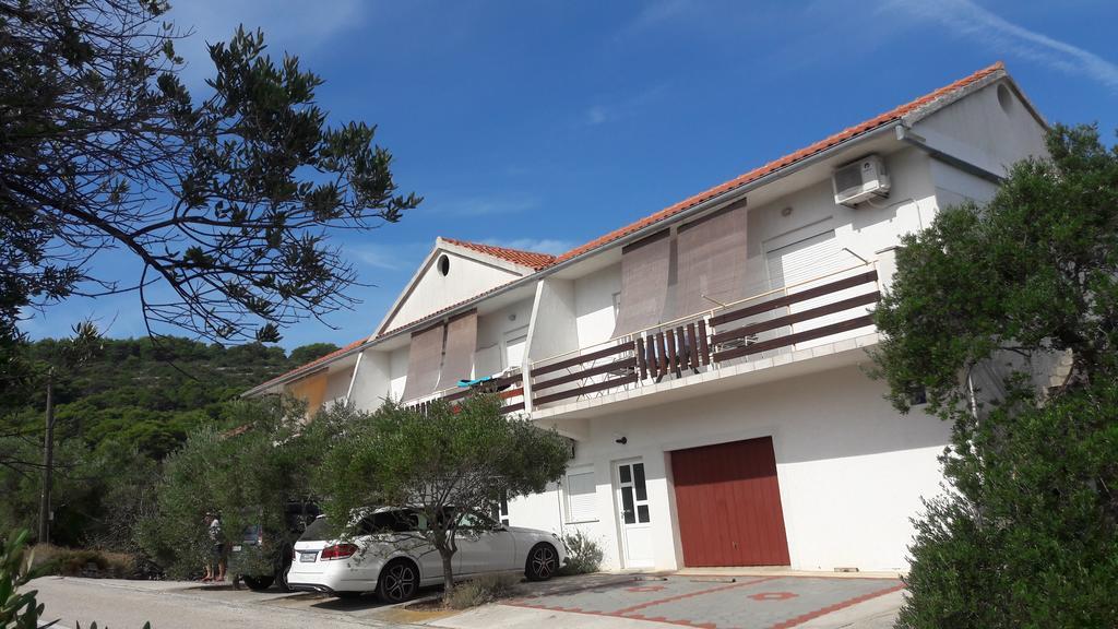 Apartments Irena Božava Zewnętrze zdjęcie